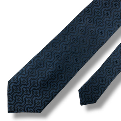 【7926】美品ー良品！フェンディ　ネクタイ　ネイビー系　FF柄