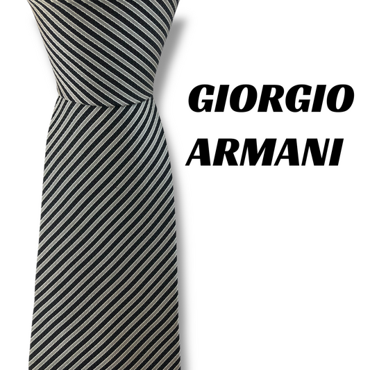 【8008】美品！アルマーニ　ネクタイ　ブラック系　ストライプ柄