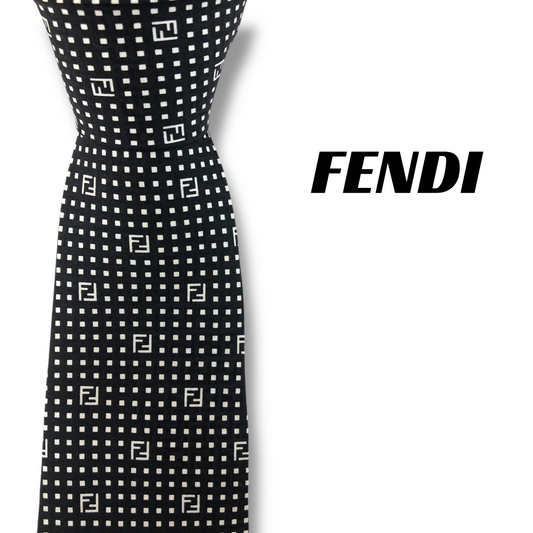 【8021】美品ー良品！フェンディ　ネクタイ　ブラック系　FF柄