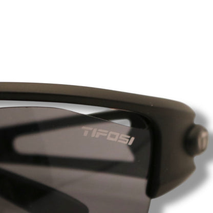 【204】美品！ティフォージ　サングラス　ブラック系