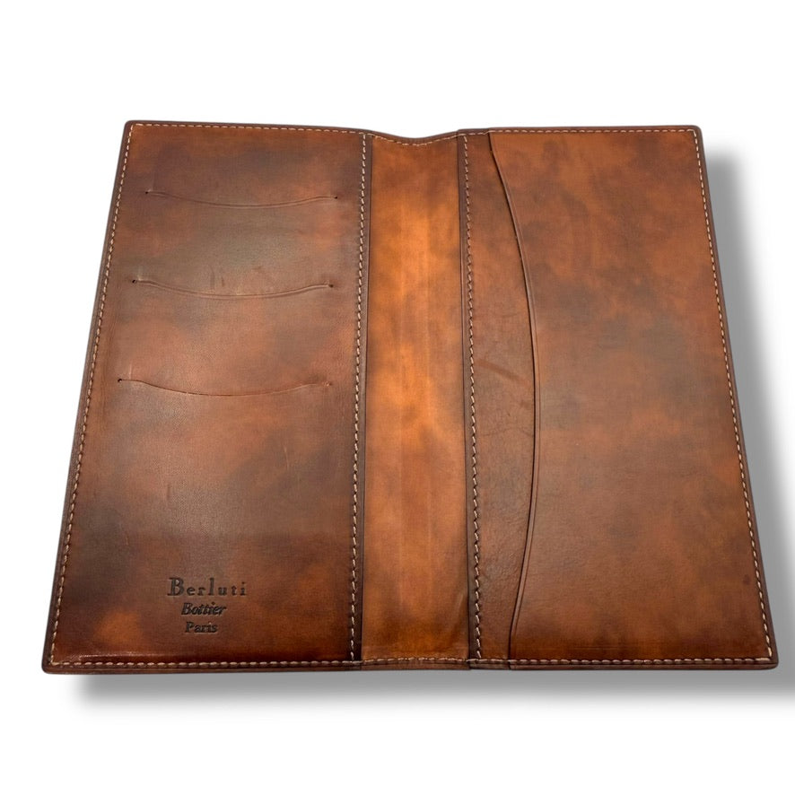 【美品】ベルルッティ　財布　ブラウン系　カリグラフィ