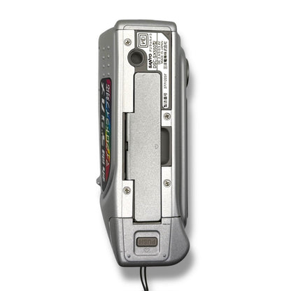 【144】SANYO DSC-SX550 デジタルカメラ　シルバー系