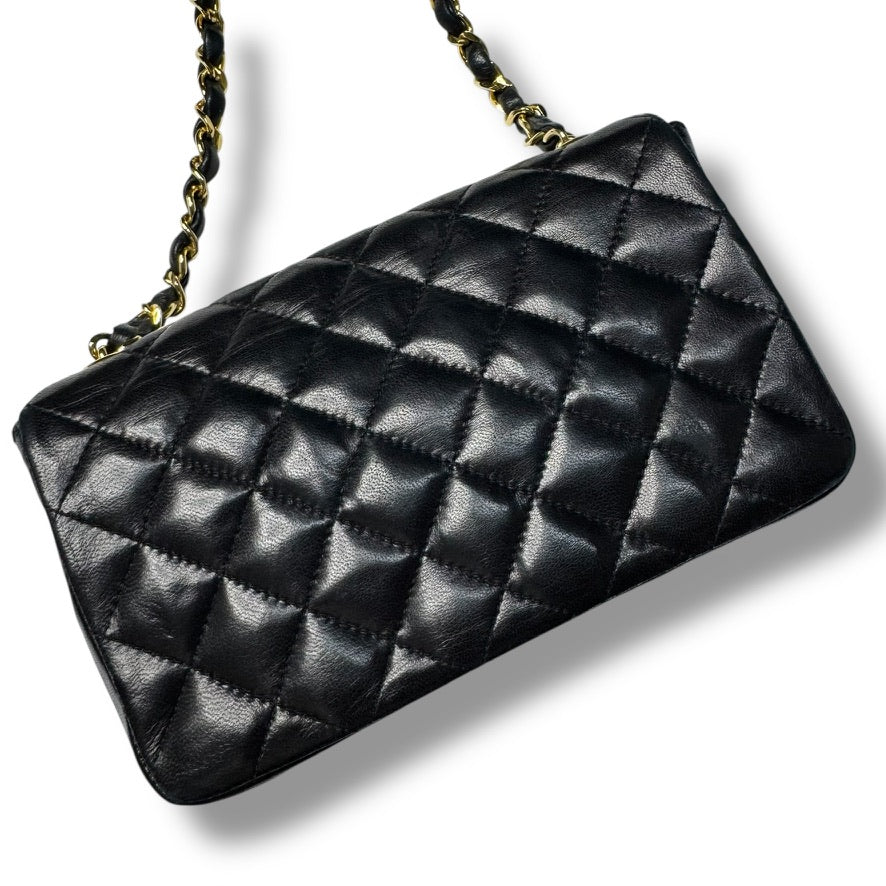 【良品】シャネル　ミニマトラッセ　チェーンショルダーバッグ　ブラック　ラムスキン