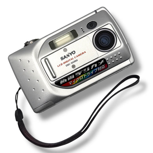 【144】SANYO DSC-SX550 デジタルカメラ　シルバー系