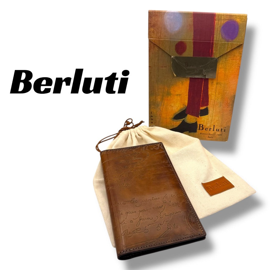 【美品】ベルルッティ　財布　ブラウン系　カリグラフィ