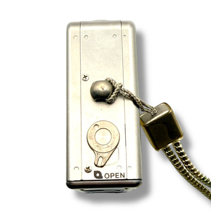 【134】 CANON IXY デジタルカメラ　シルバー系