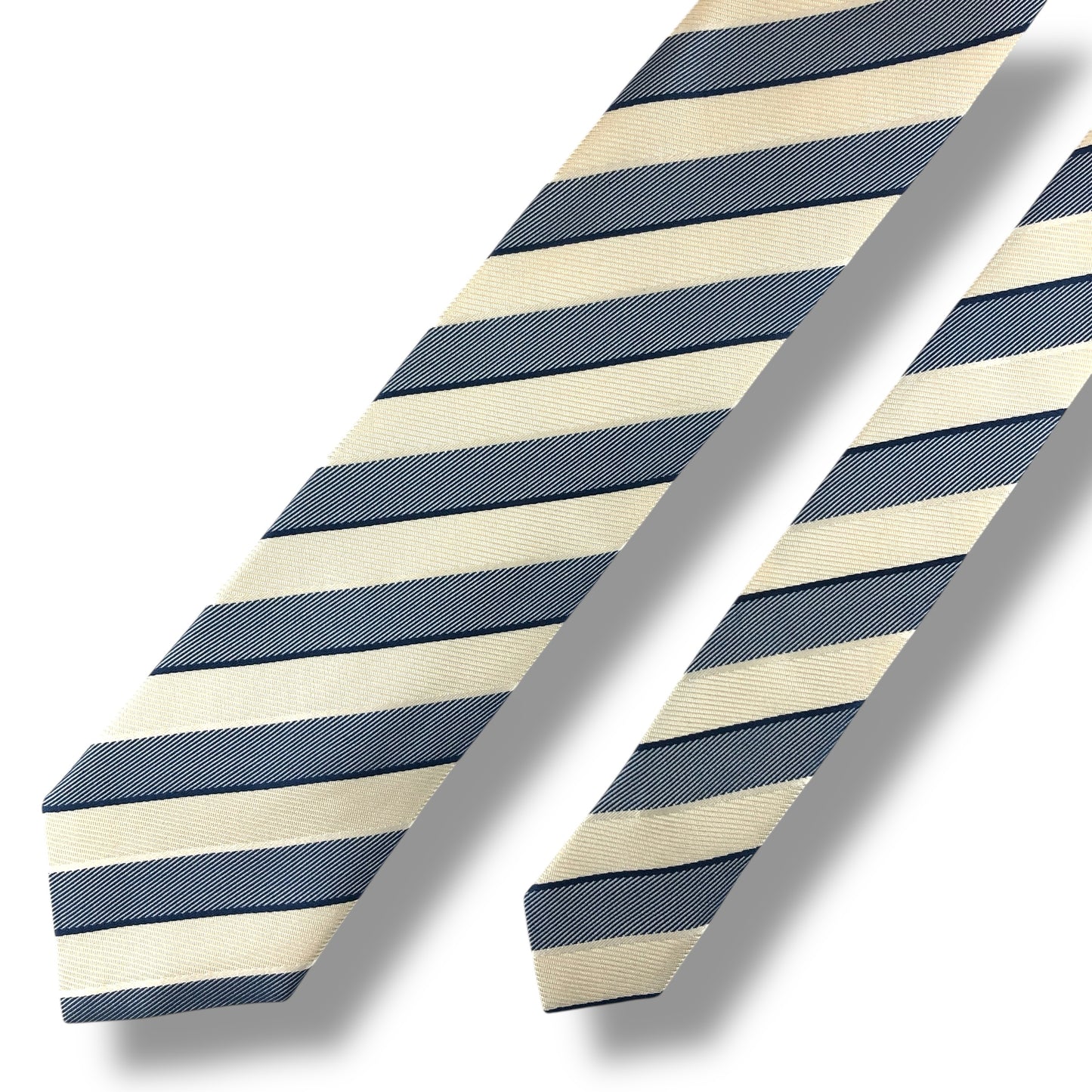 【7805】良品！エルメネジルドゼニア　ネクタイ　青×クリーム色系