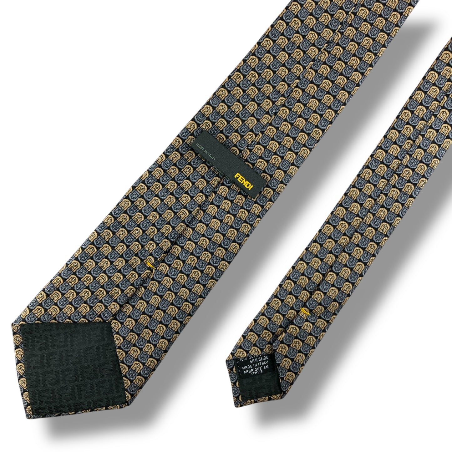 【7814】美品！フェンディ　ネクタイ　ブラック系