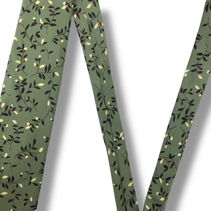 【7815】美品ー良品！クロエ　ネクタイ　グリーン系　葉柄