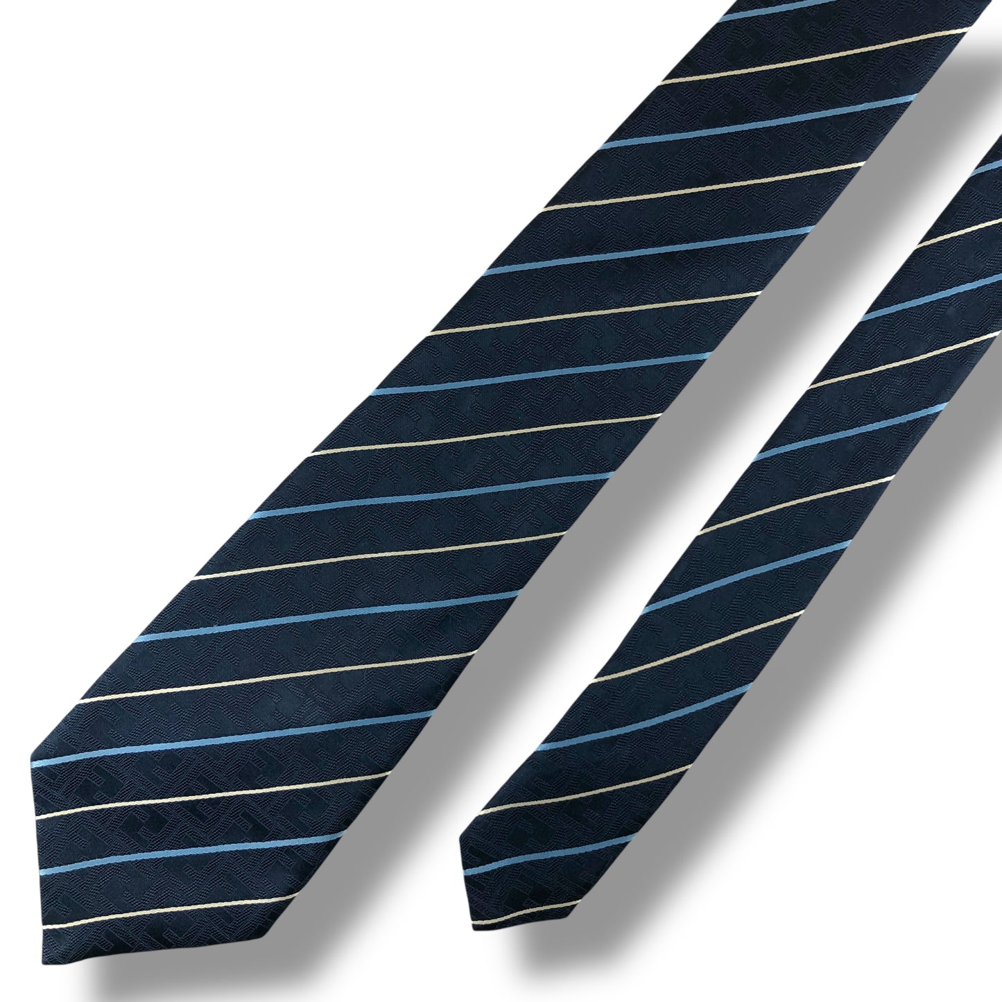 【8041】美品！フェンディ　ネクタイ　ブルー系　ストライプ柄　FF柄