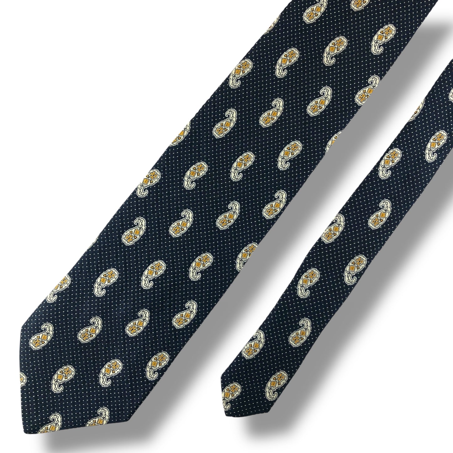 【8043】美品ー良品！バリー　ネクタイ　ダークネイビー系