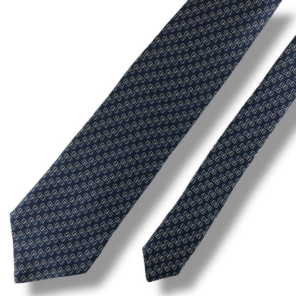 【8073】美品ー良品！フェンディ　ネクタイ　ネイビー系