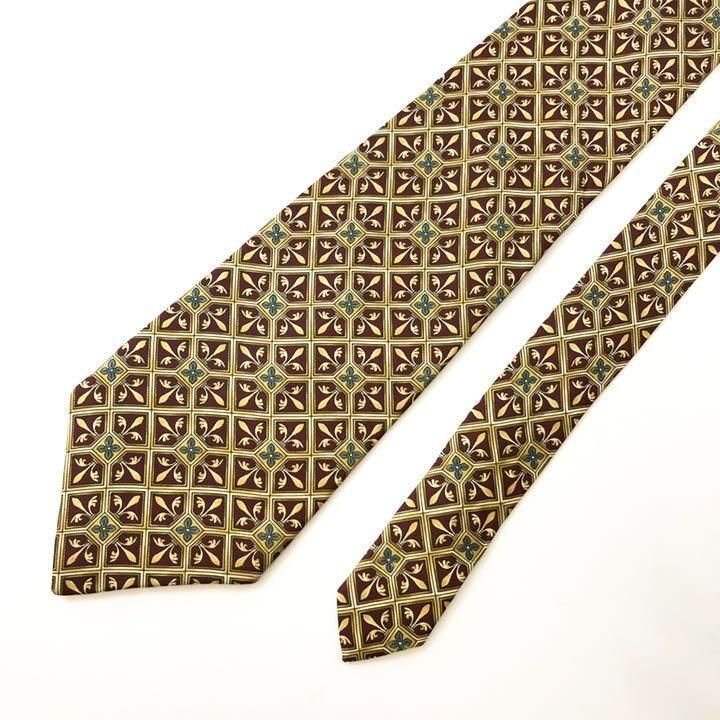 【2906】良品！アクアスキュータム　ネクタイ　レッド系