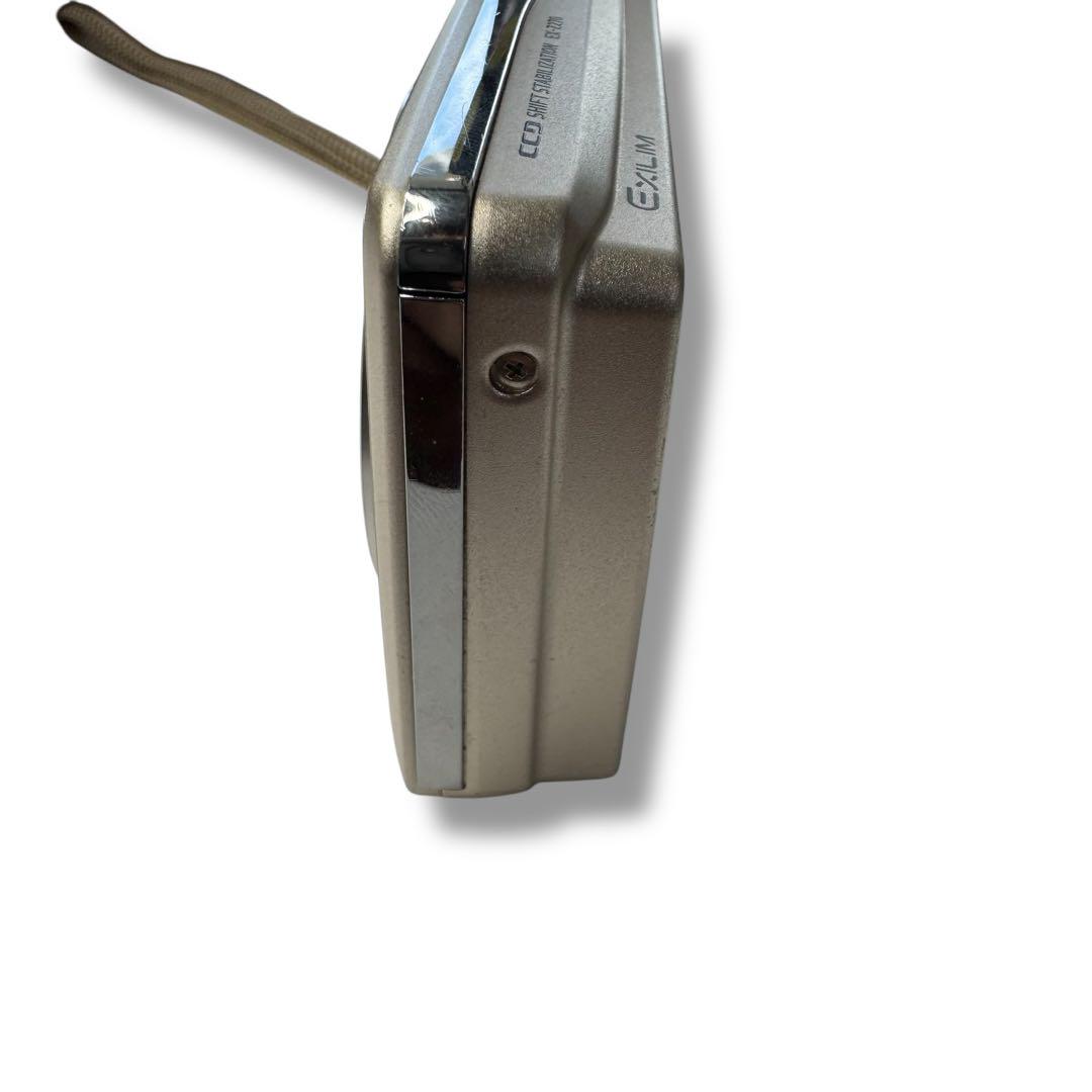 Casiカシオ　コンパクトデジタルカメラ　EX-Z270