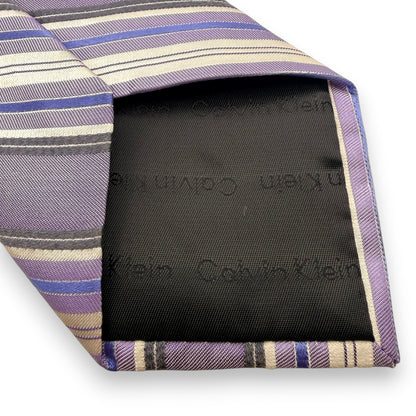 【7708】美品ー良品！カルバンクライン　ネクタイ　パープル系　ストライプ柄