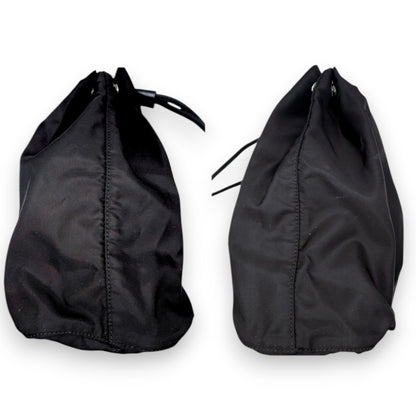 【美品】プラダ　ポーチ　ブラック系　ナイロン　テスート　巾着