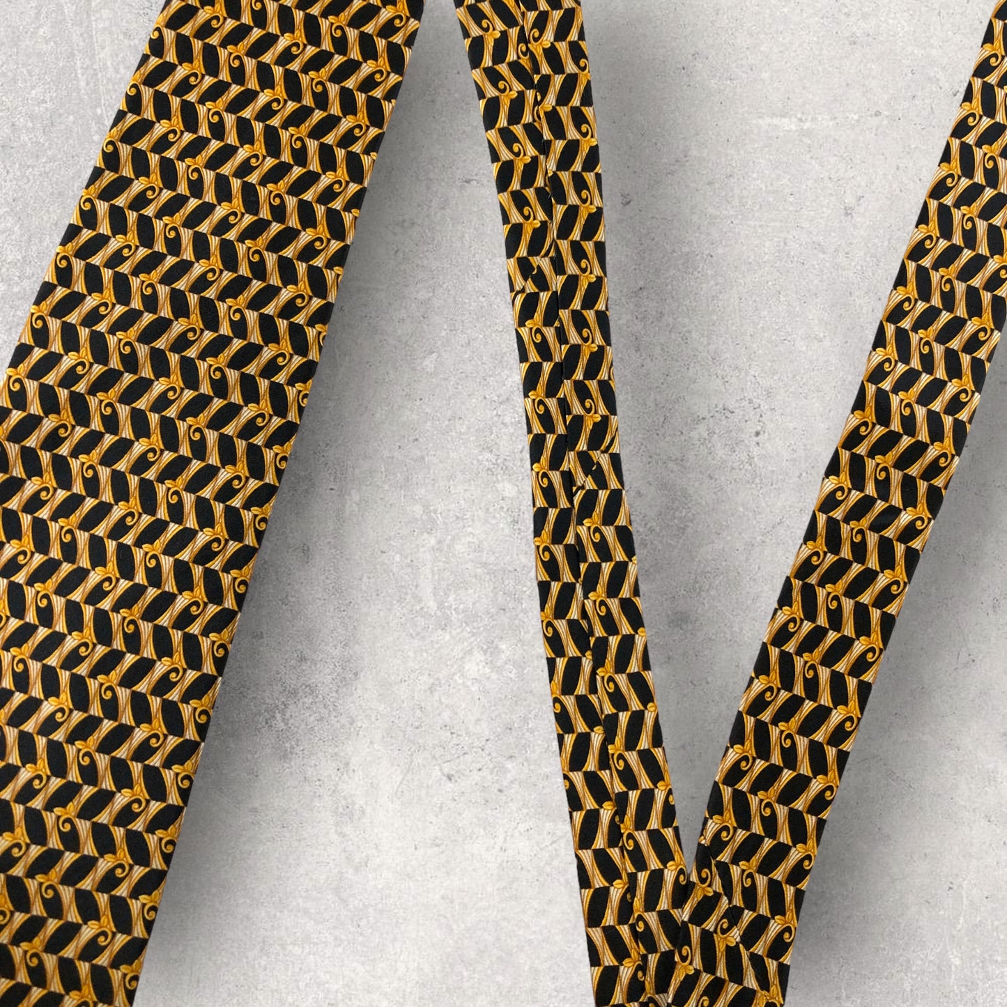 [5456] Beautiful item! LANVIN necktie in black and gold 