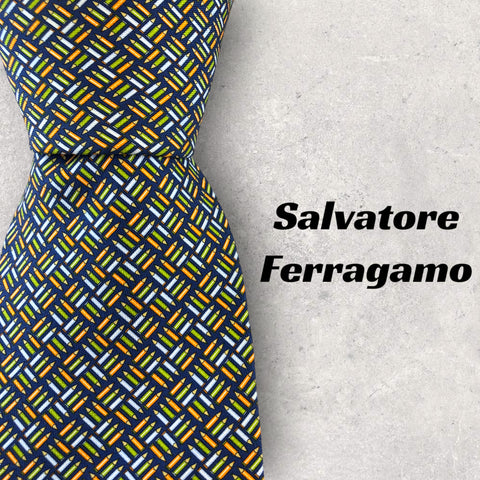 【5186】美品！Salvatore Ferragamo　ネクタイ　鉛筆柄
