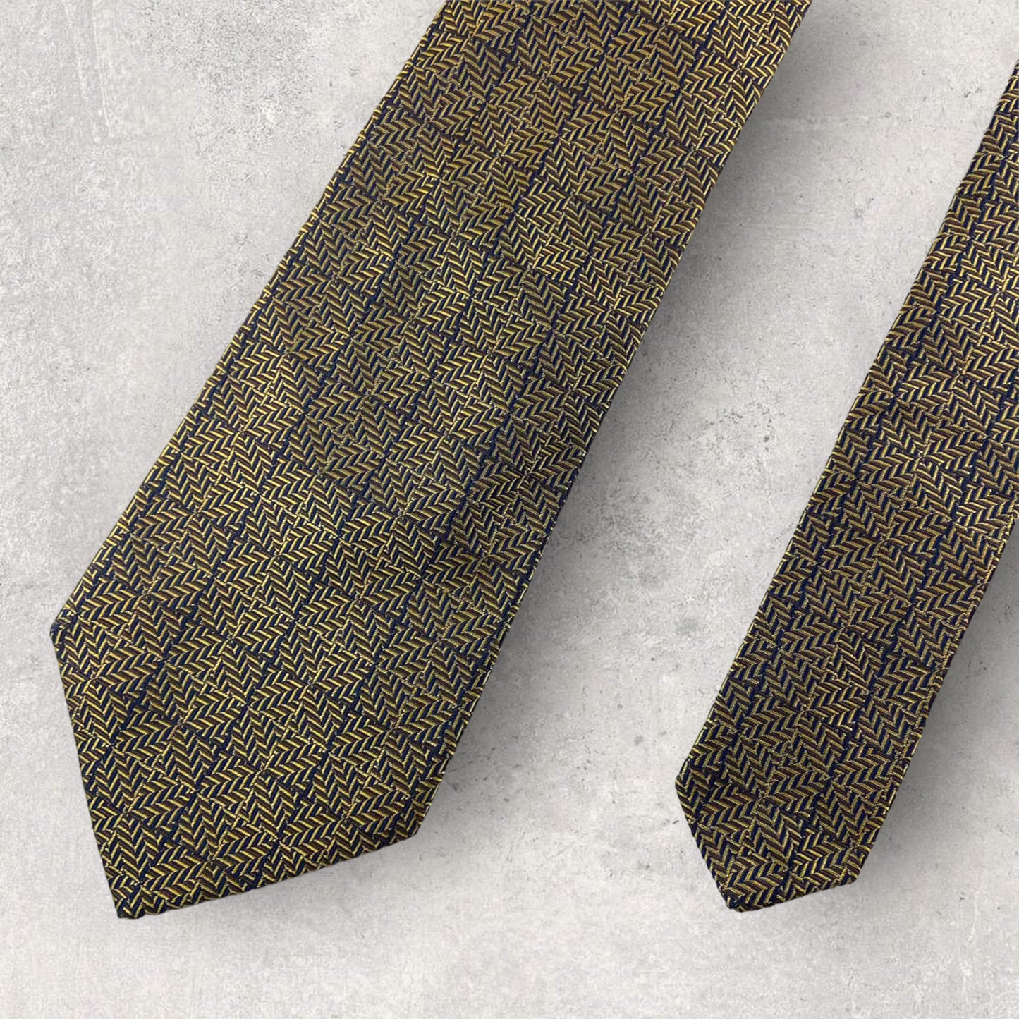 [5288] Good quality! Paul Stuart tie, gold color 