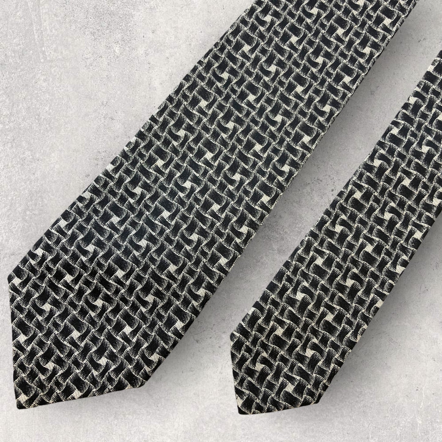 [5729] Very good condition! Dominique France necktie, black and white 