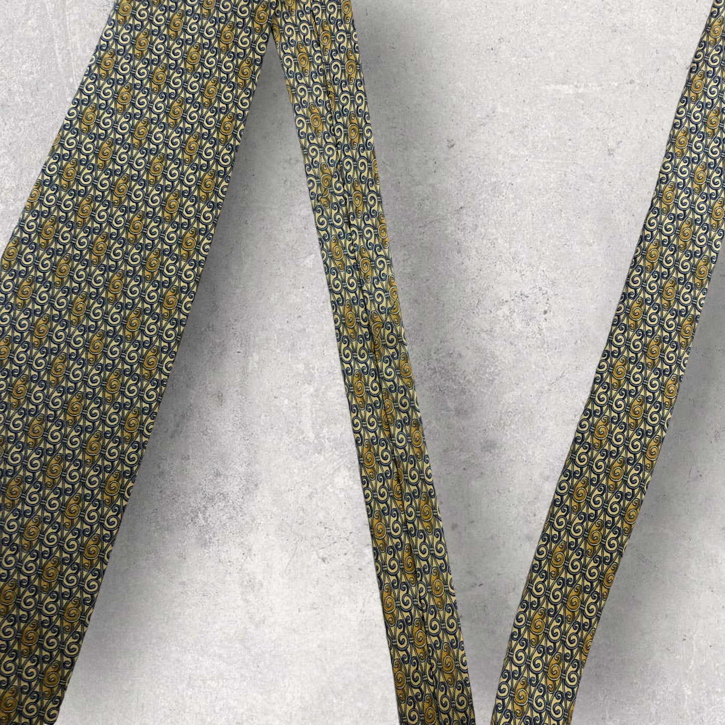 [5379] Good quality! NINARICCI necktie in cream color 